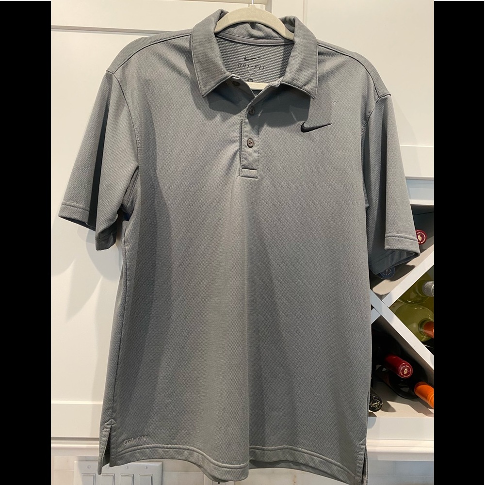 Men’s Nike Dri-Fit Shirt (M).